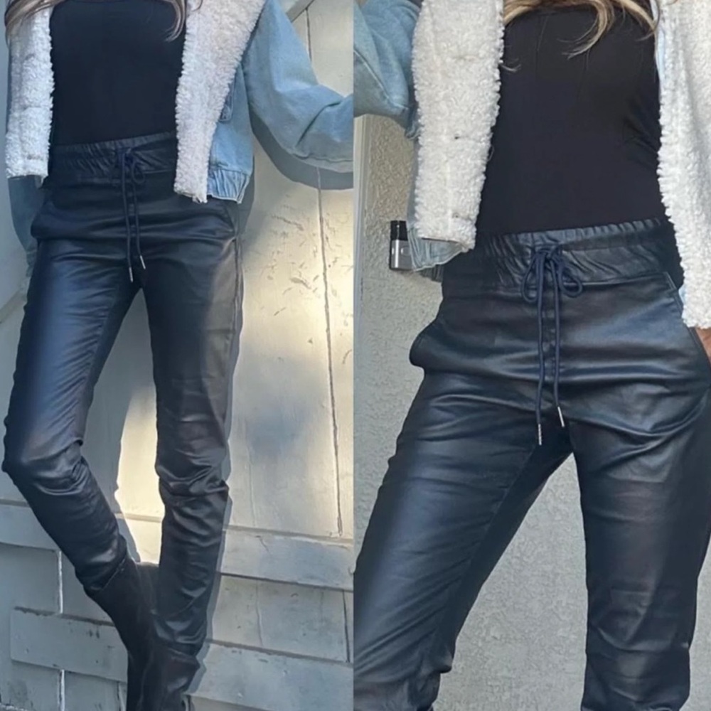 Bevy Flog Navy Vegan Leather Shely Pants Size 27